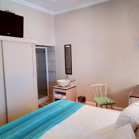Guesthouse On Irvine Port Elizabeth Buitenkant foto