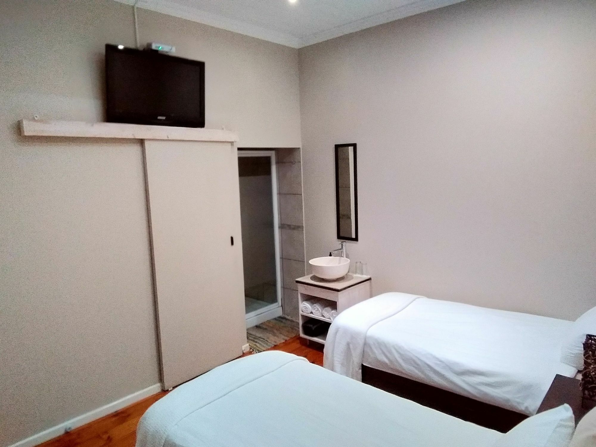 Guesthouse On Irvine Port Elizabeth Buitenkant foto